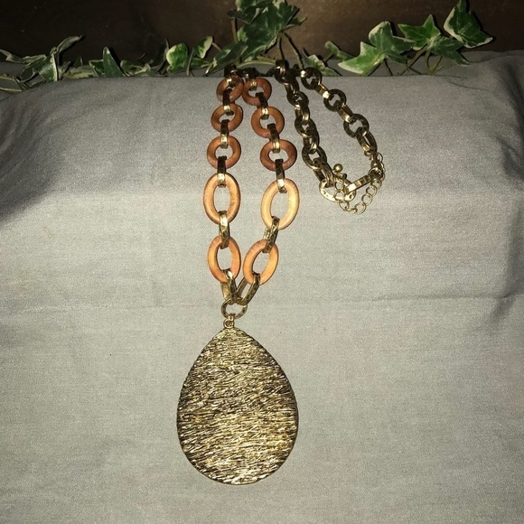 𝅺Handcrafted Pendant Necklace - Picture 2 of 8